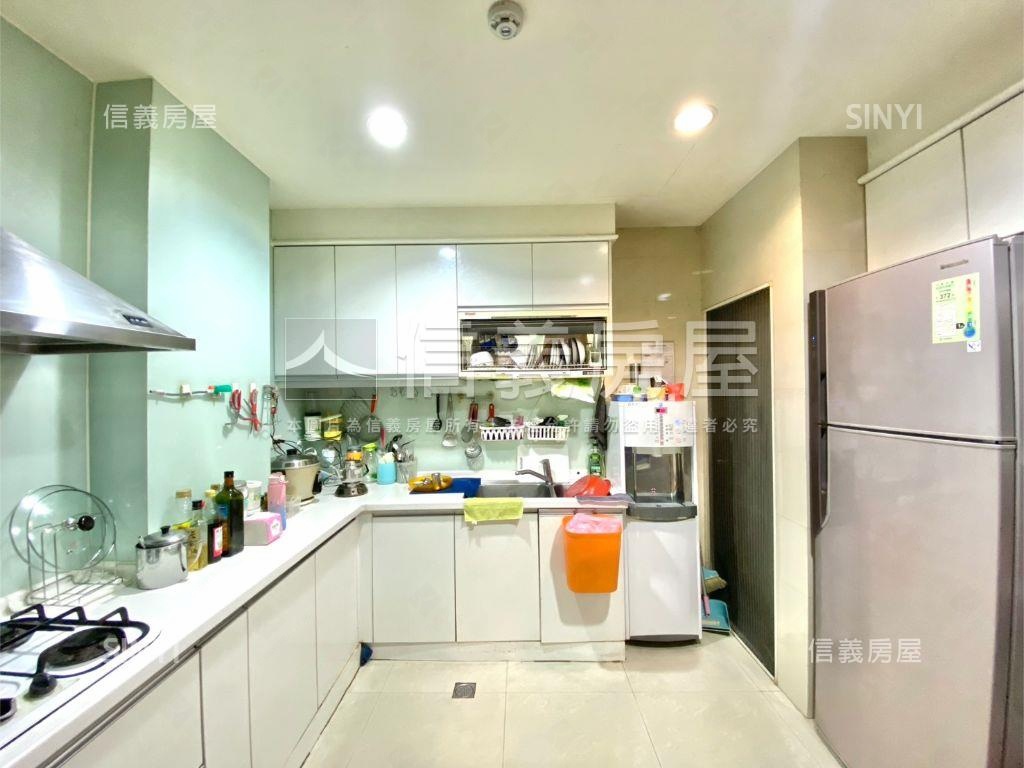 千松自在震後雙併打通別墅房屋室內格局與周邊環境