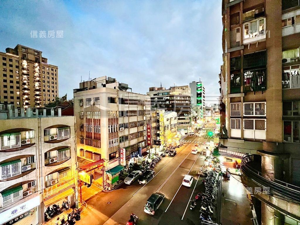 中華路商二邊間顯眼金透店房屋室內格局與周邊環境