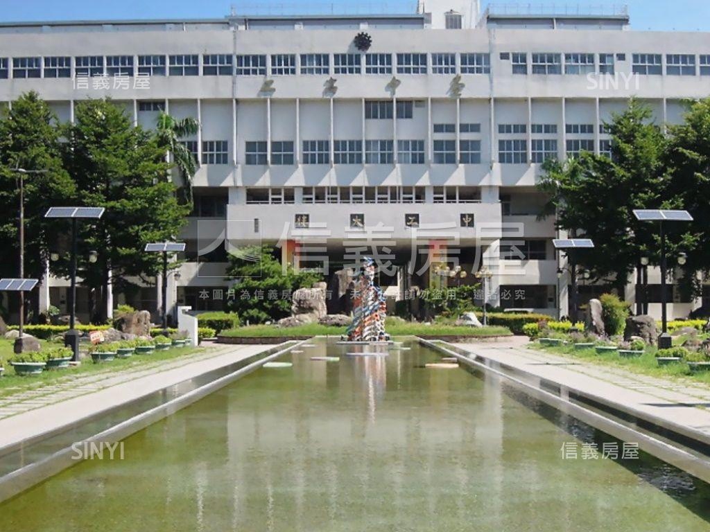 近１３期震後採光１房１廳房屋室內格局與周邊環境