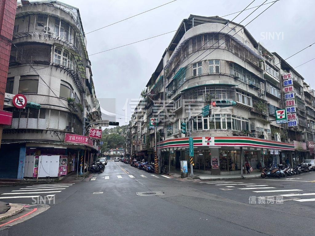 大面寬優質金店面房屋室內格局與周邊環境