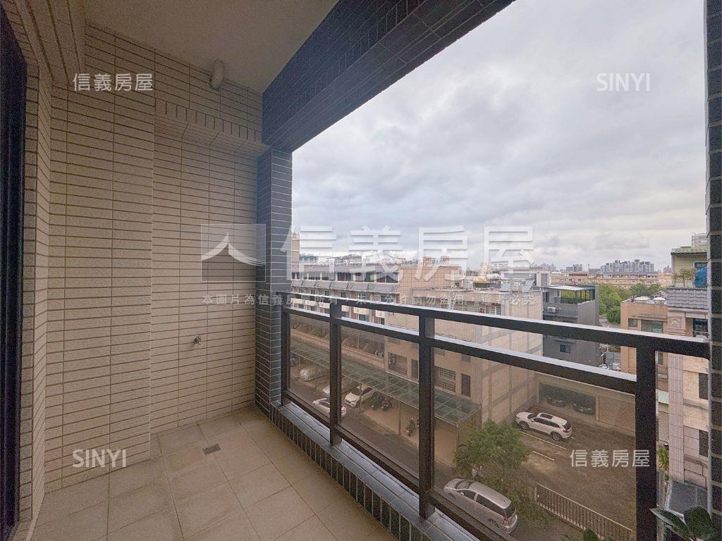 易峰峰邑三房車位房屋室內格局與周邊環境