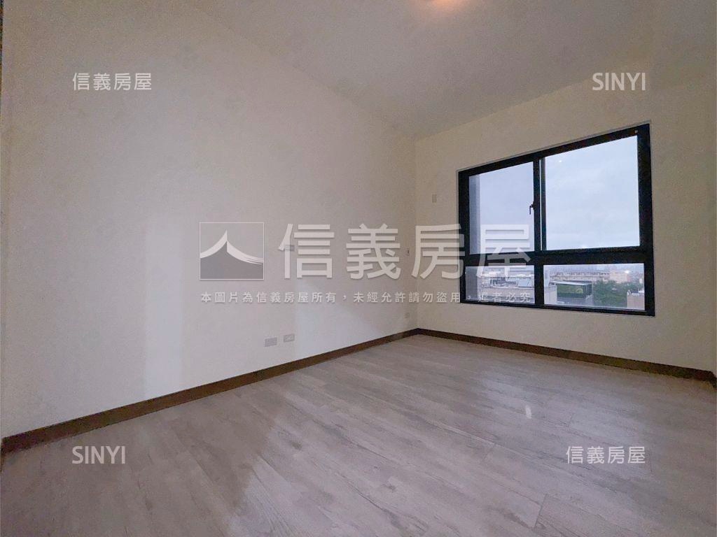 易峰峰邑三房車位房屋室內格局與周邊環境