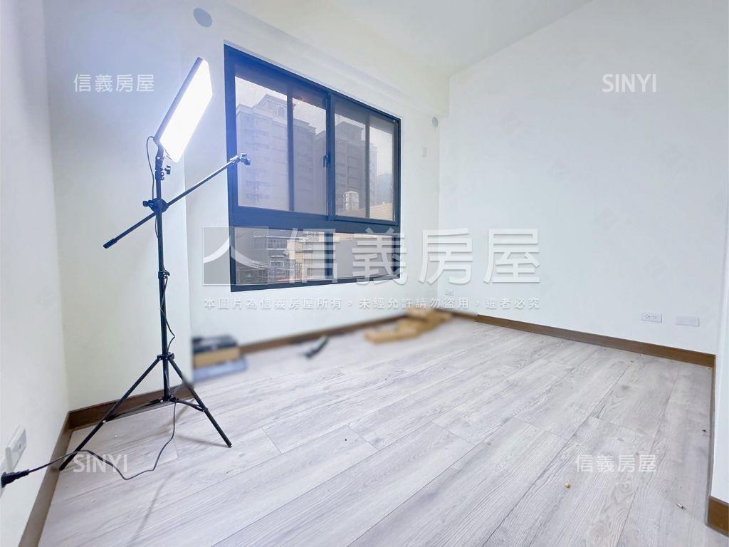 易峰峰邑三房車位房屋室內格局與周邊環境