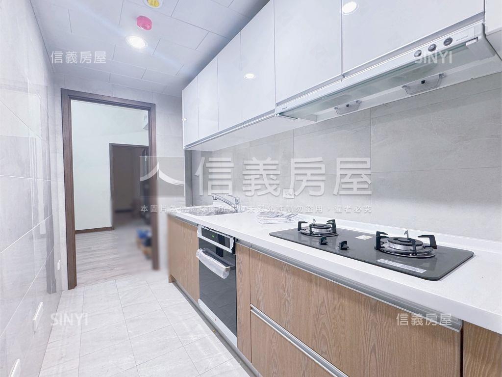 易峰峰邑三房車位房屋室內格局與周邊環境