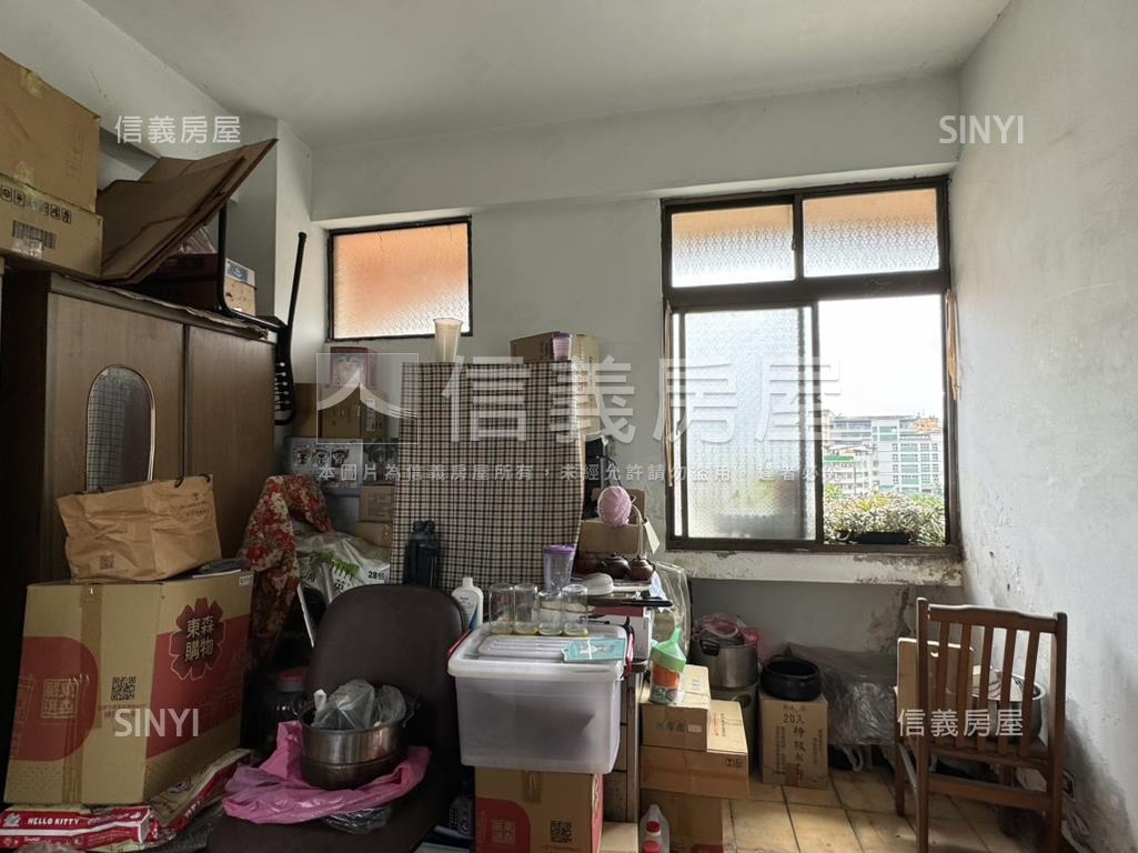 北區公寓雙套增建頂樓一套房屋室內格局與周邊環境