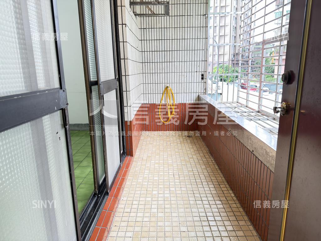 新莊中港公寓二樓房屋室內格局與周邊環境