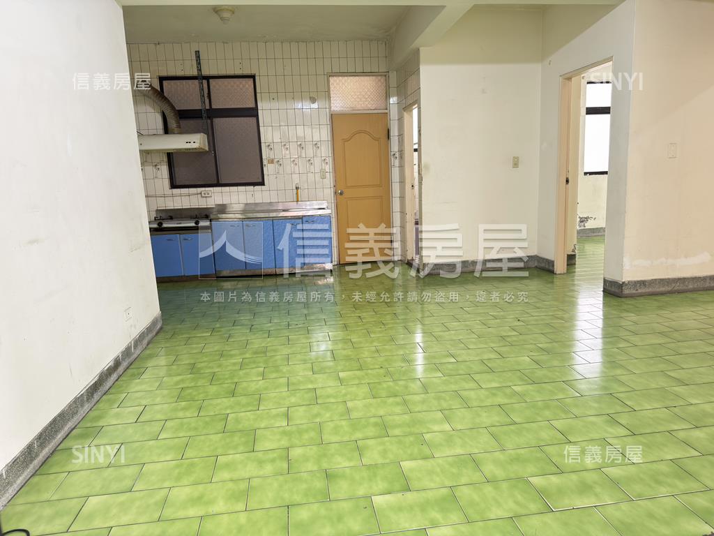新莊中港公寓二樓房屋室內格局與周邊環境