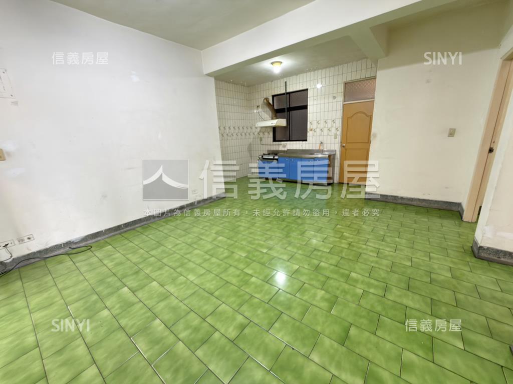 新莊中港公寓二樓房屋室內格局與周邊環境