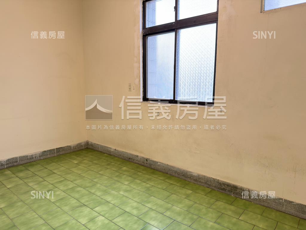 新莊中港公寓二樓房屋室內格局與周邊環境