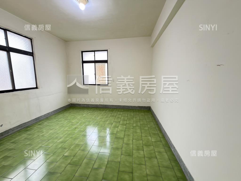 新莊中港公寓二樓房屋室內格局與周邊環境