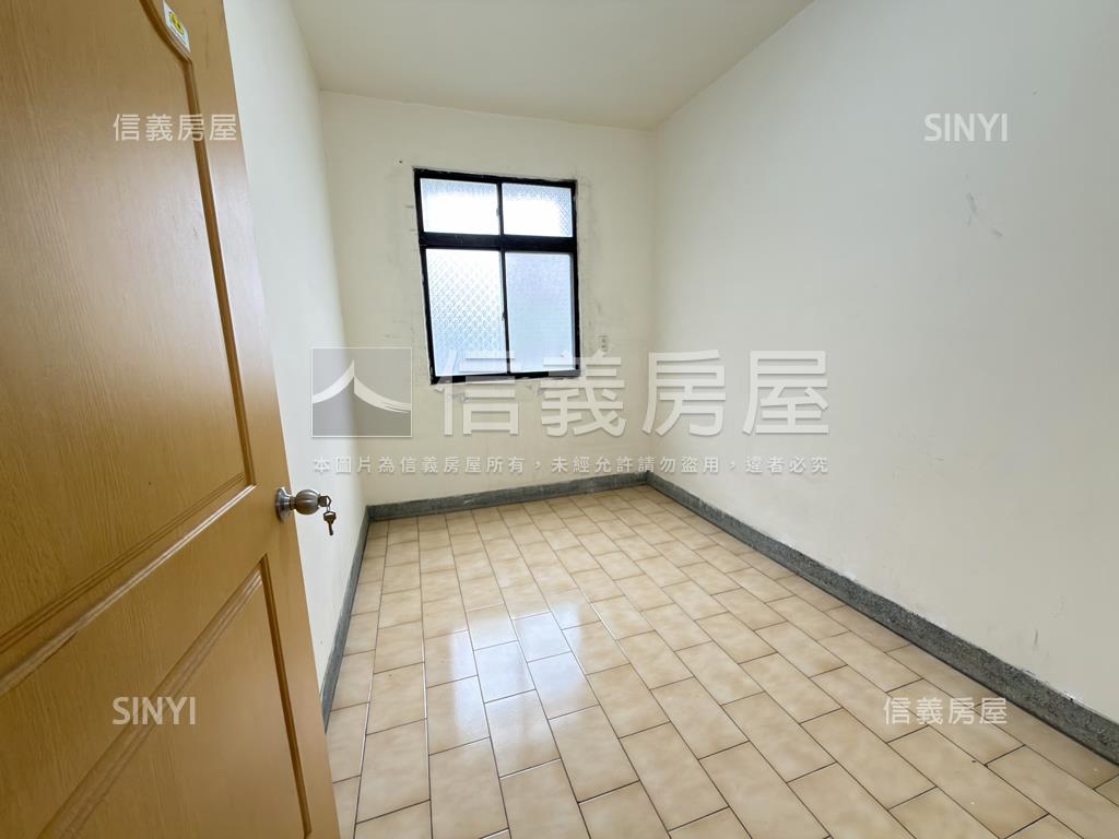 新莊中港公寓二樓房屋室內格局與周邊環境