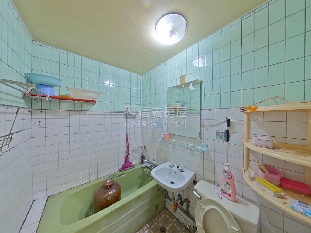 中正路低總價三樓房屋室內格局與周邊環境
