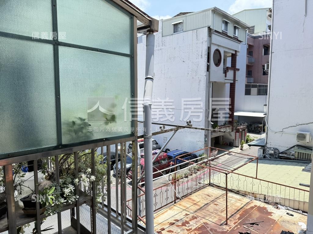 中西區近新光小資透天房屋室內格局與周邊環境