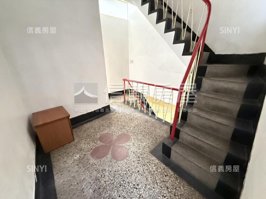中西區近新光小資透天房屋室內格局與周邊環境