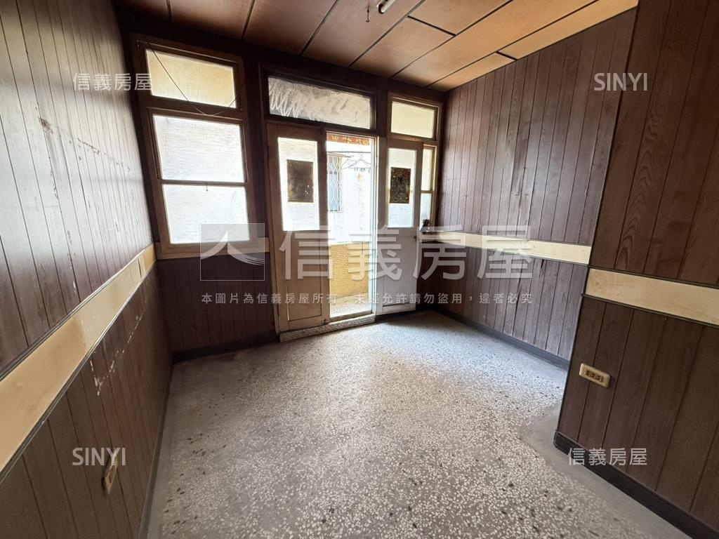 中西區近新光小資透天房屋室內格局與周邊環境