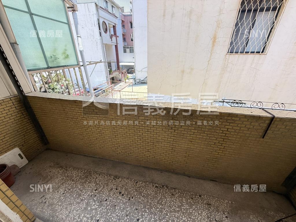 中西區近新光小資透天房屋室內格局與周邊環境