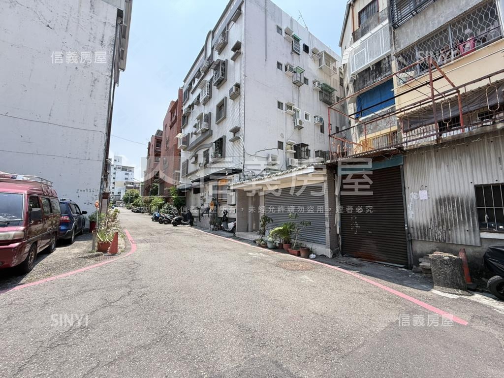 中西區近新光小資透天房屋室內格局與周邊環境