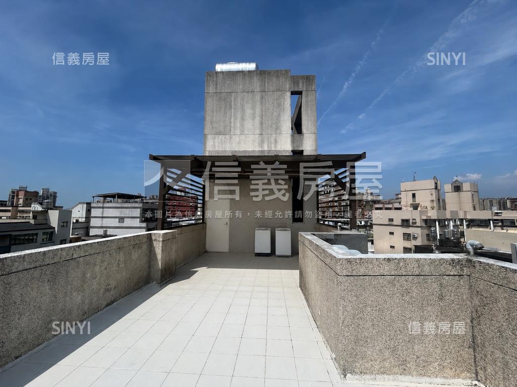 專任近市區巨城整棟美套房房屋室內格局與周邊環境