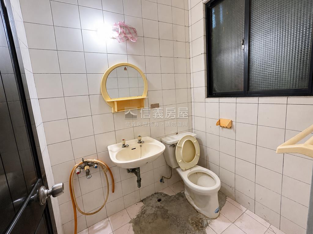 德行東路金店面房屋室內格局與周邊環境