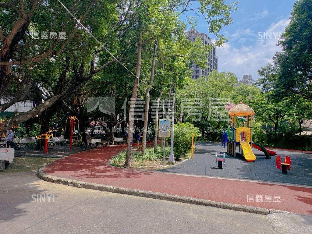 新巨蛋精緻美屋房屋室內格局與周邊環境