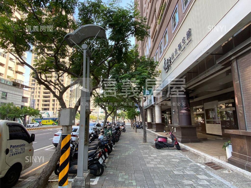府都大世紀平面車位房屋室內格局與周邊環境