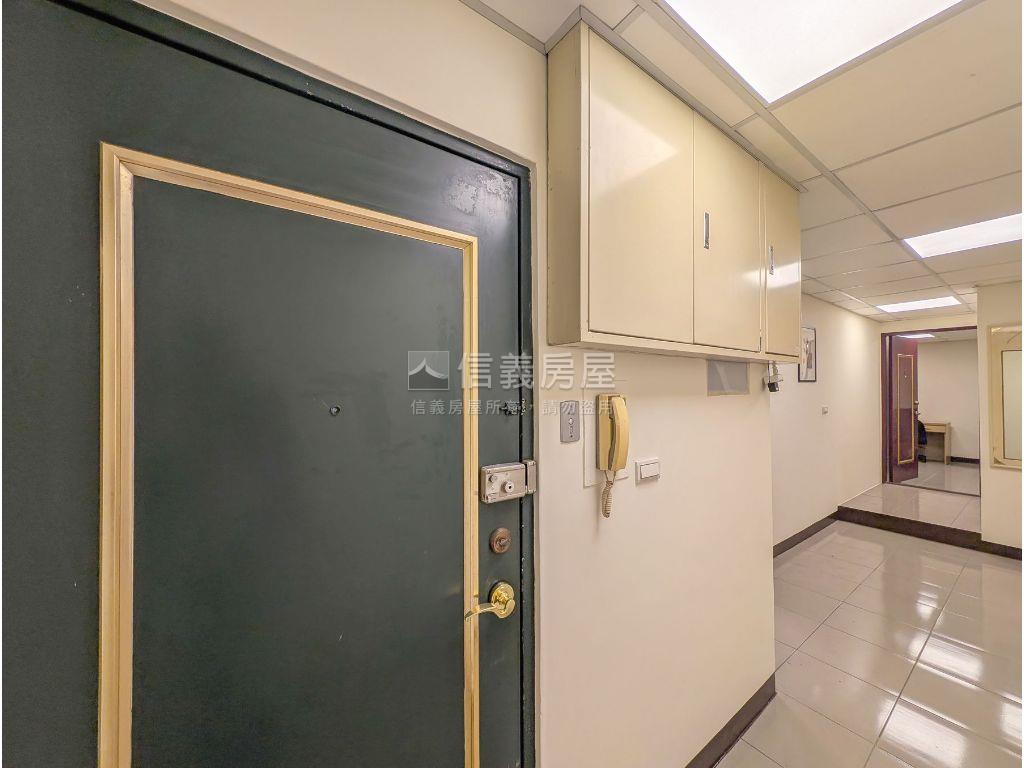 汐止康寧街一層一戶六套房房屋室內格局與周邊環境