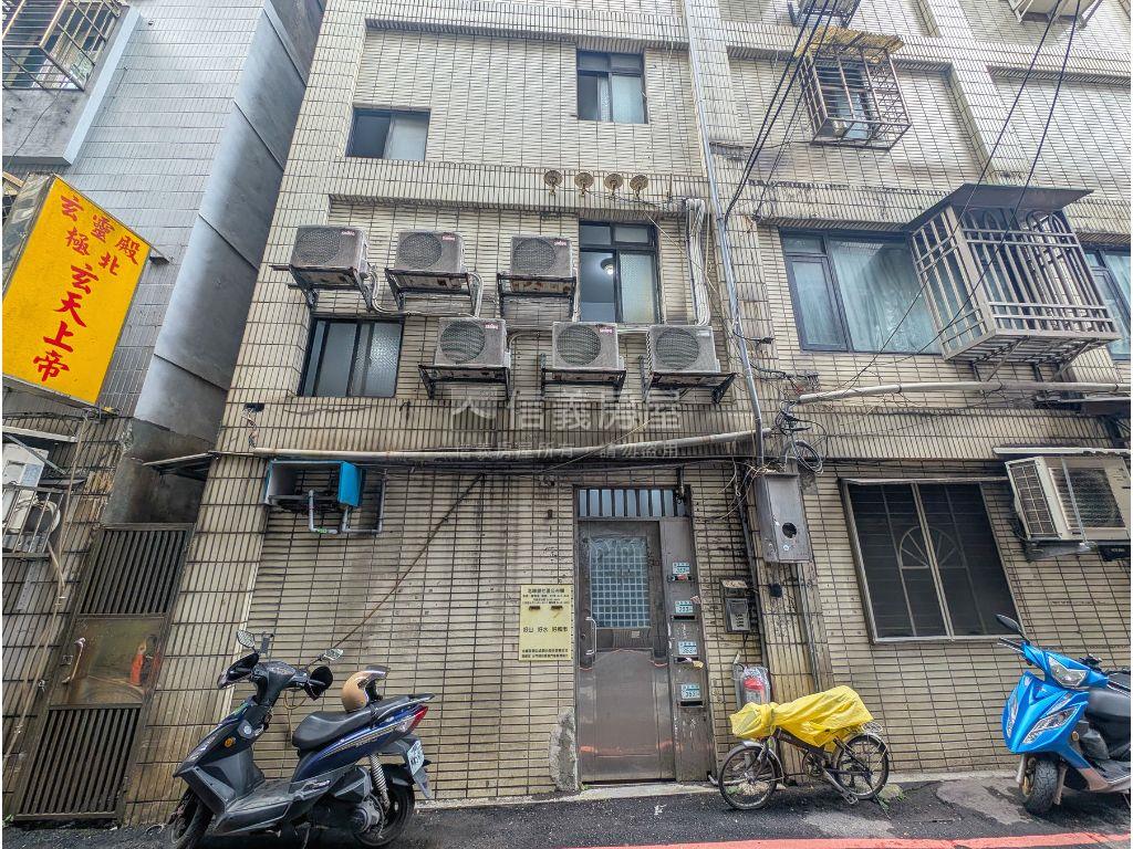 汐止康寧街一層一戶六套房房屋室內格局與周邊環境