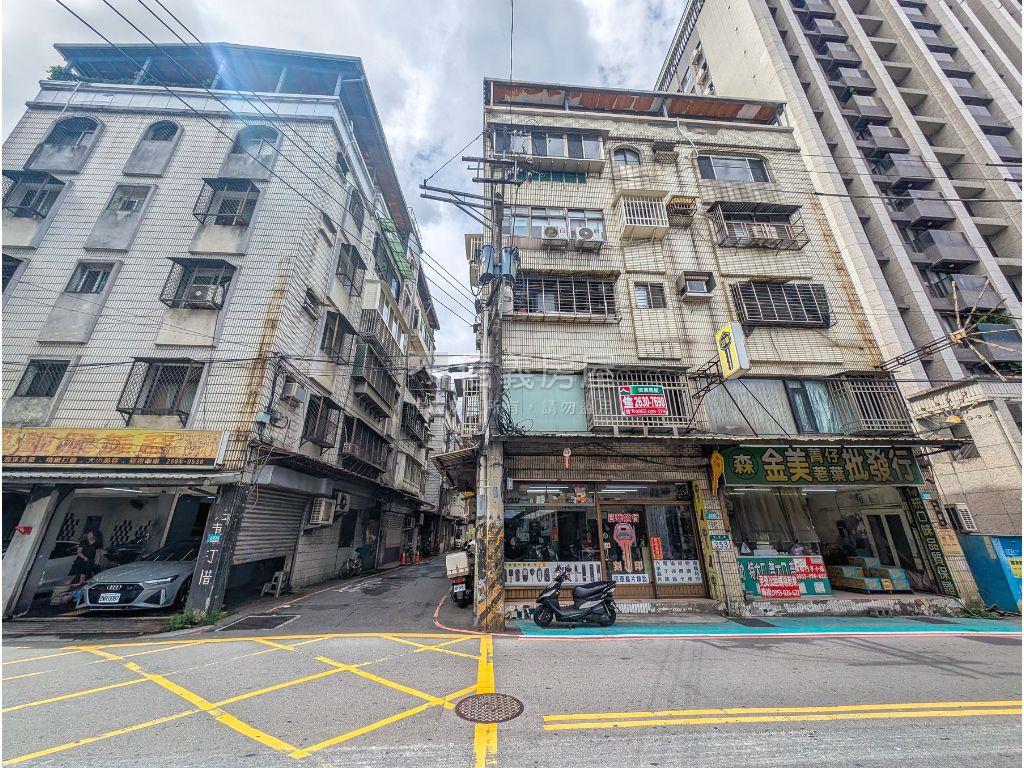 汐止康寧街一層一戶六套房房屋室內格局與周邊環境