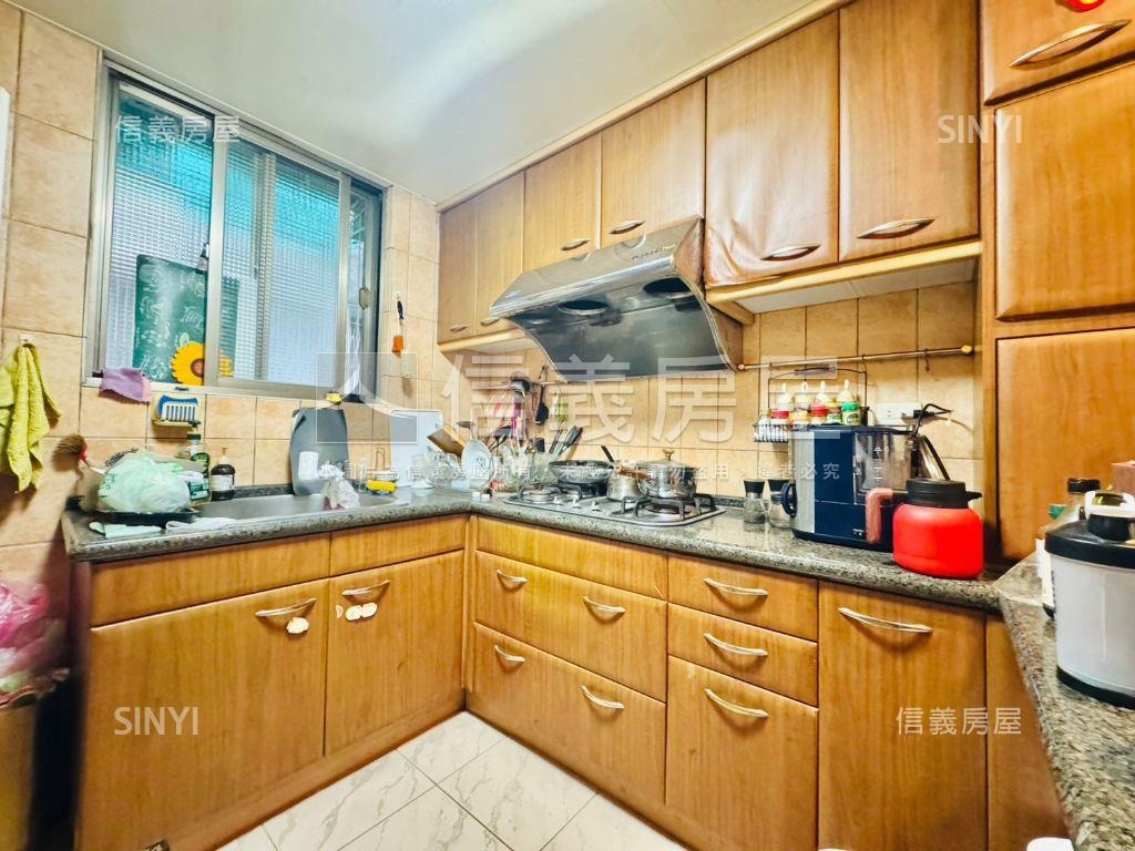 近秀朗國小美寓房屋室內格局與周邊環境