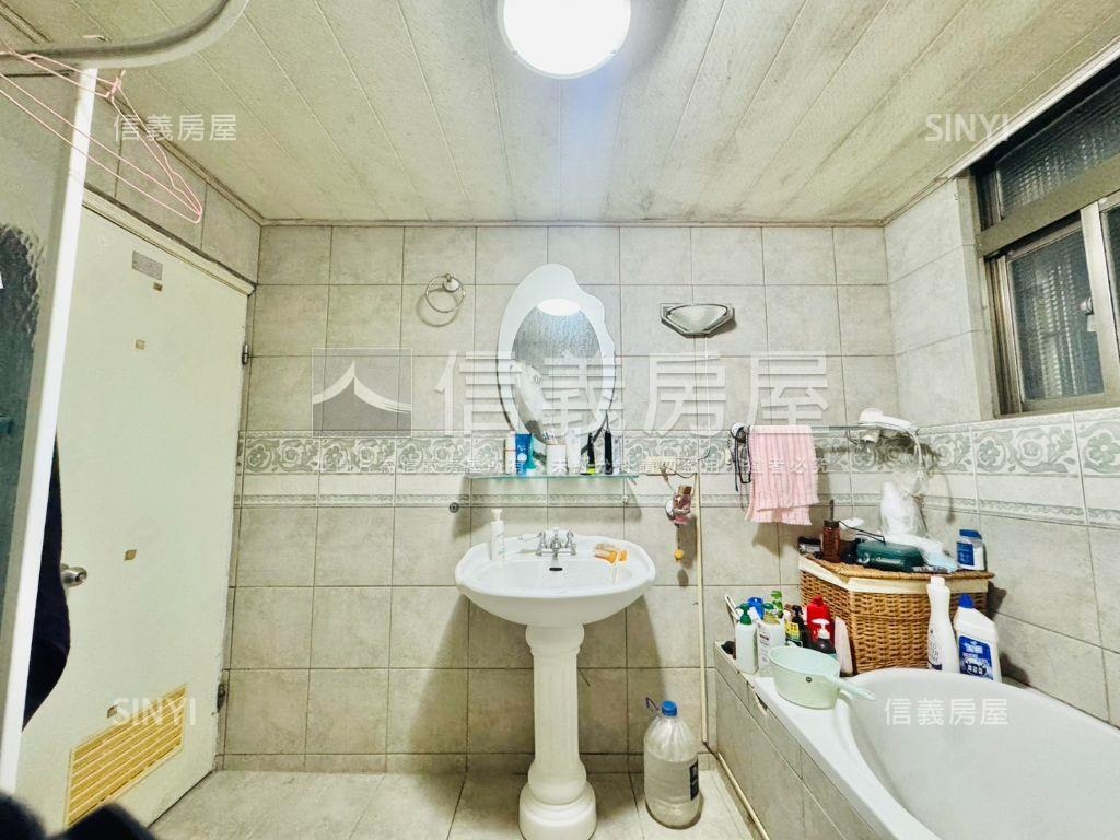 近秀朗國小美寓房屋室內格局與周邊環境