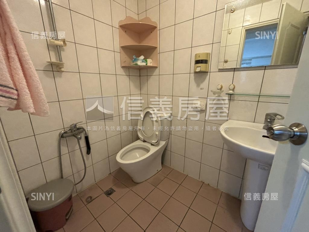 近捷運商三標準方正住辦房屋室內格局與周邊環境