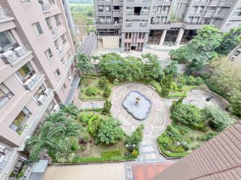 香堤大四房誠意出售