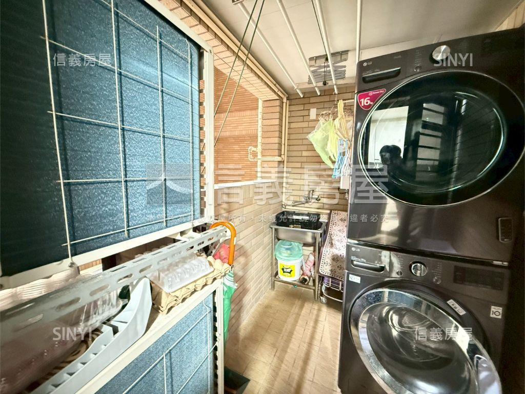 崁頂輕軌電梯三房平面車位房屋室內格局與周邊環境