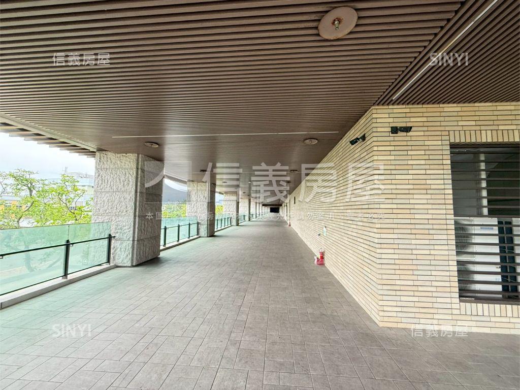 崁頂輕軌電梯三房平面車位房屋室內格局與周邊環境