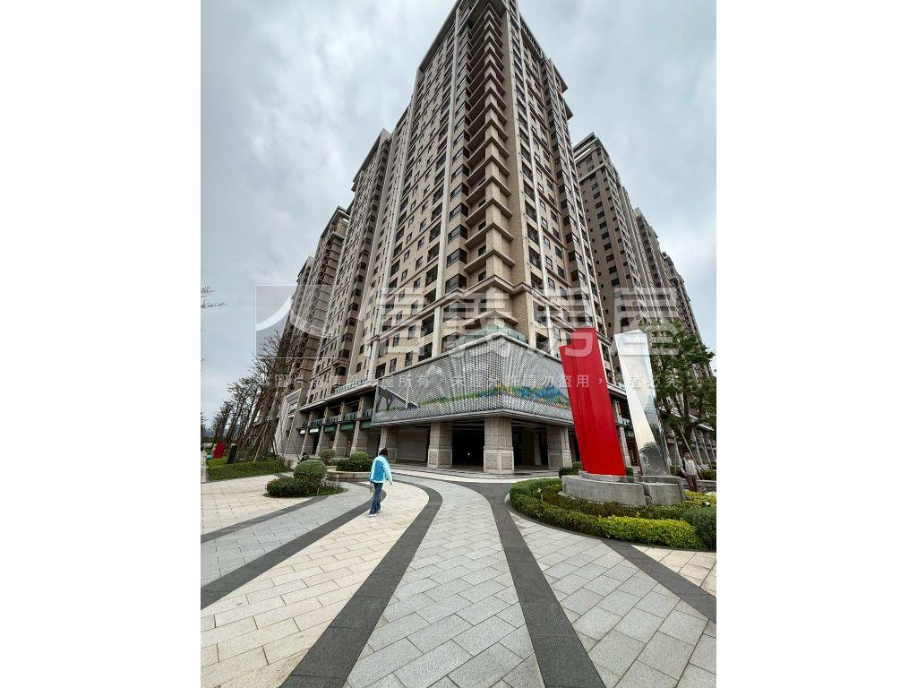 崁頂輕軌電梯三房平面車位房屋室內格局與周邊環境