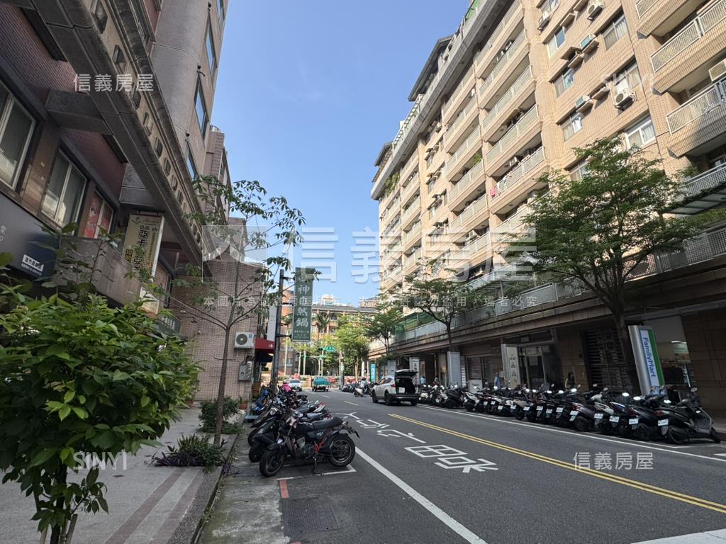 下南崁精華三角窗店面房屋室內格局與周邊環境