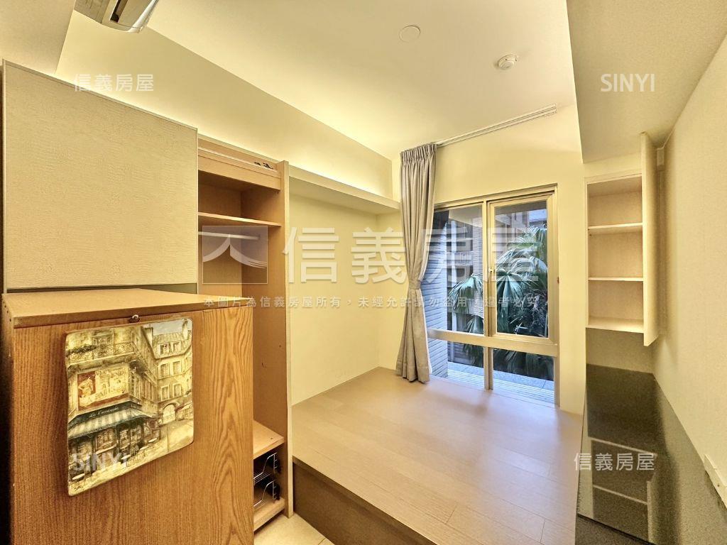 近海山站快樂花園三房車位房屋室內格局與周邊環境