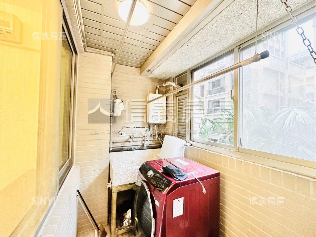 近海山站快樂花園三房車位房屋室內格局與周邊環境