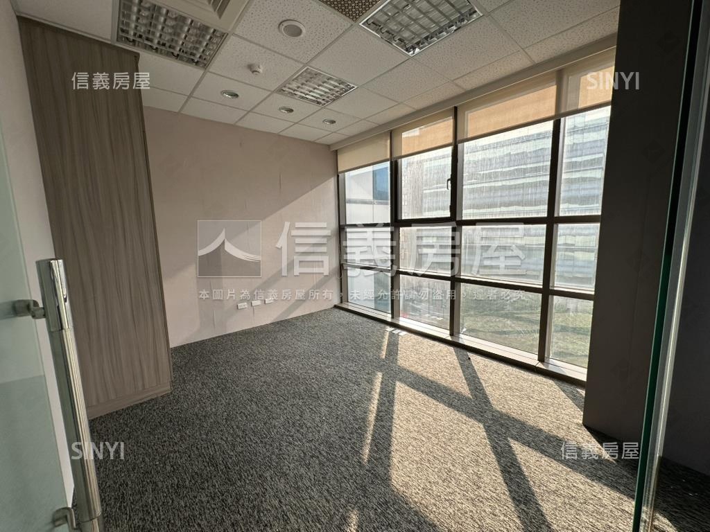 港墘捷運台北登峰整層辦公房屋室內格局與周邊環境
