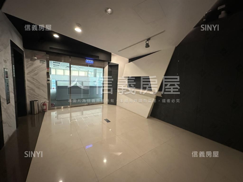 港墘捷運台北登峰整層辦公房屋室內格局與周邊環境