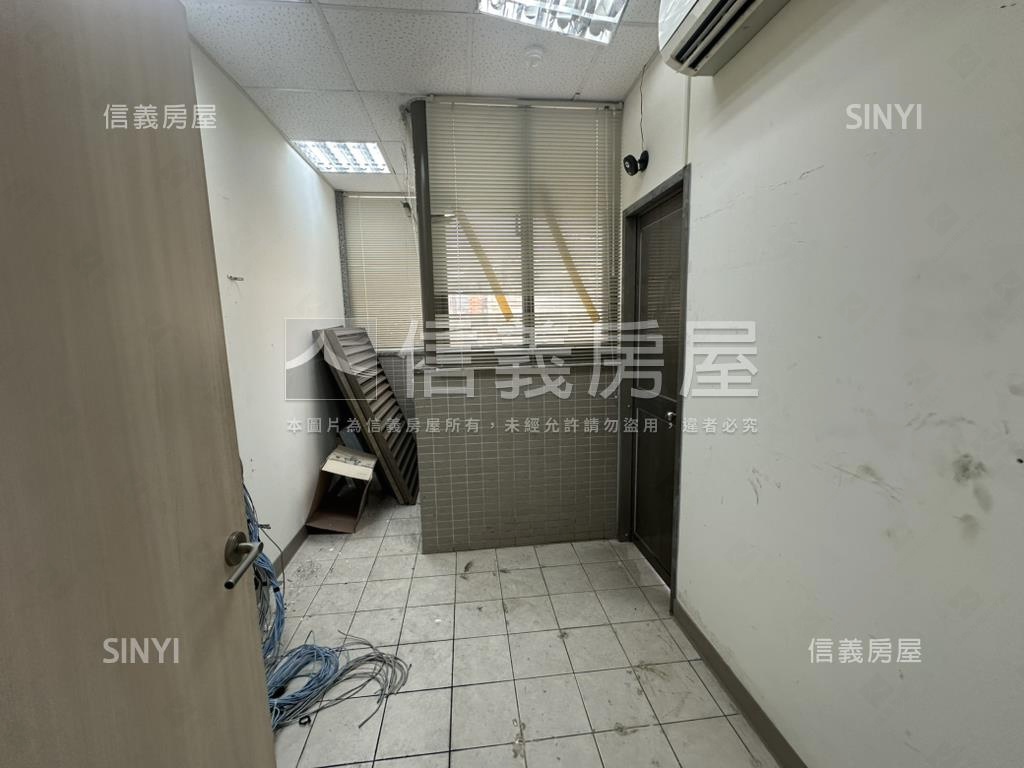 港墘捷運台北登峰整層辦公房屋室內格局與周邊環境