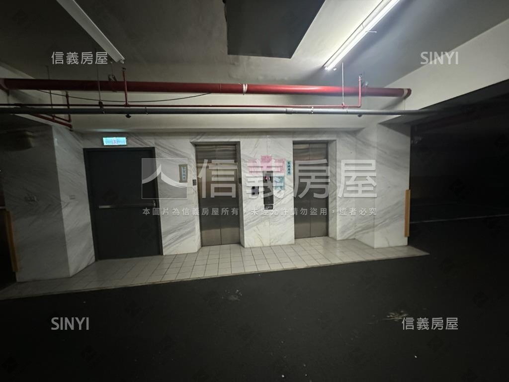 港墘捷運台北登峰整層辦公房屋室內格局與周邊環境