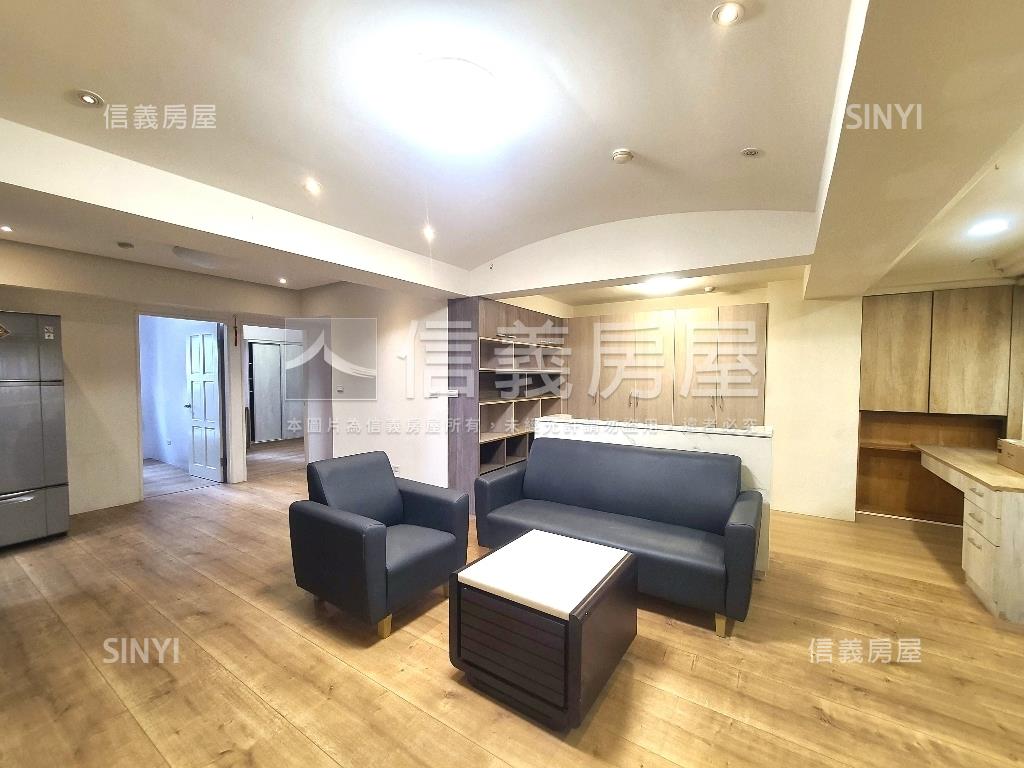 藝文中心經典３＋１車位房屋室內格局與周邊環境