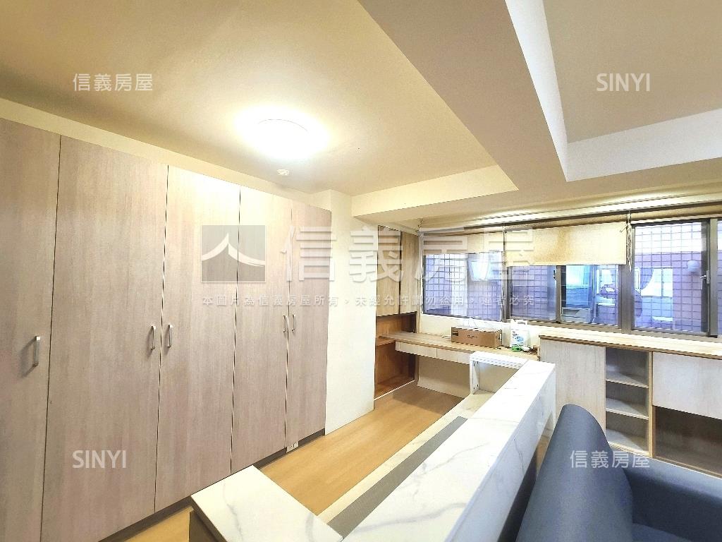 藝文中心經典３＋１車位房屋室內格局與周邊環境