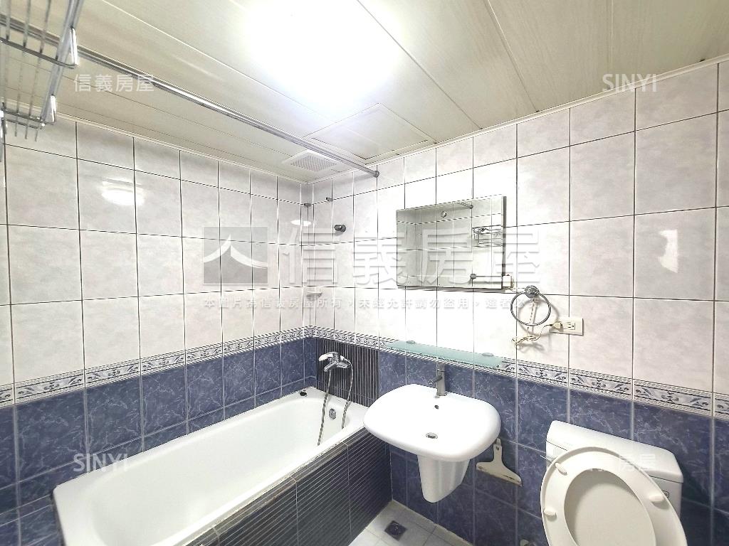 藝文中心經典３＋１車位房屋室內格局與周邊環境