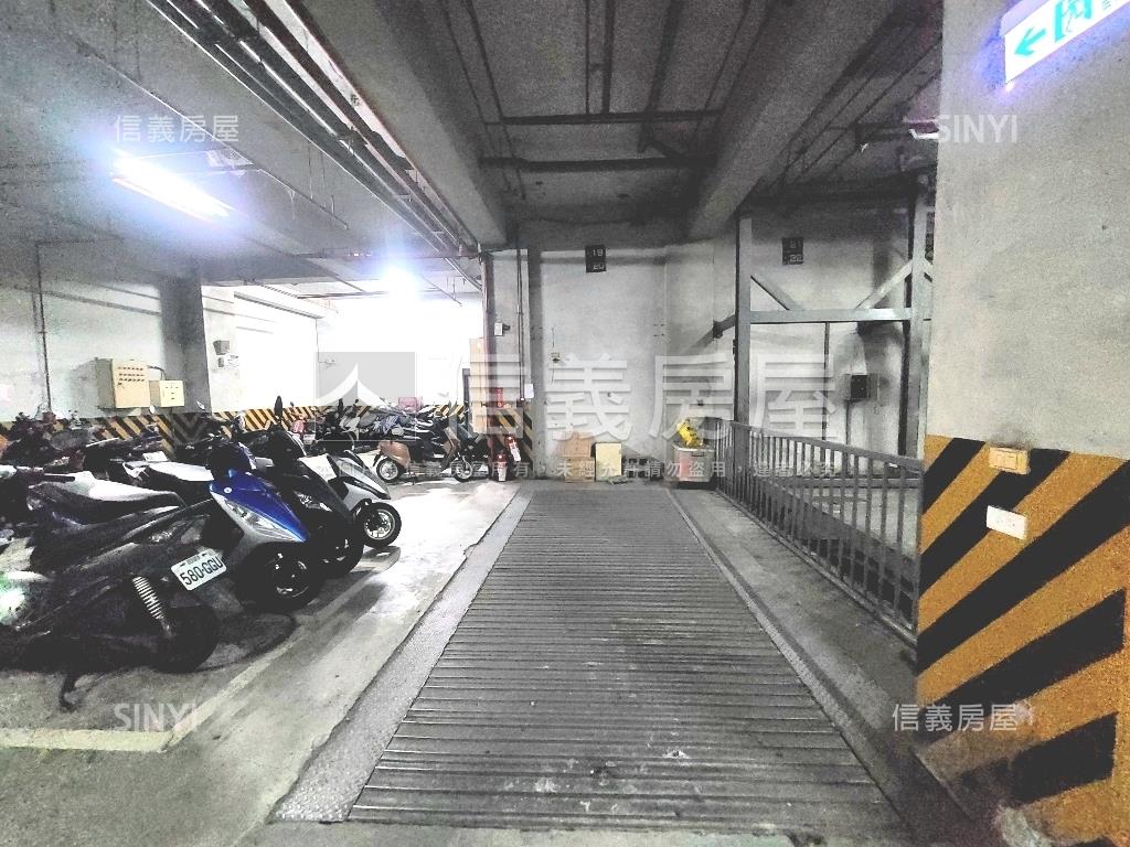 藝文中心經典３＋１車位房屋室內格局與周邊環境