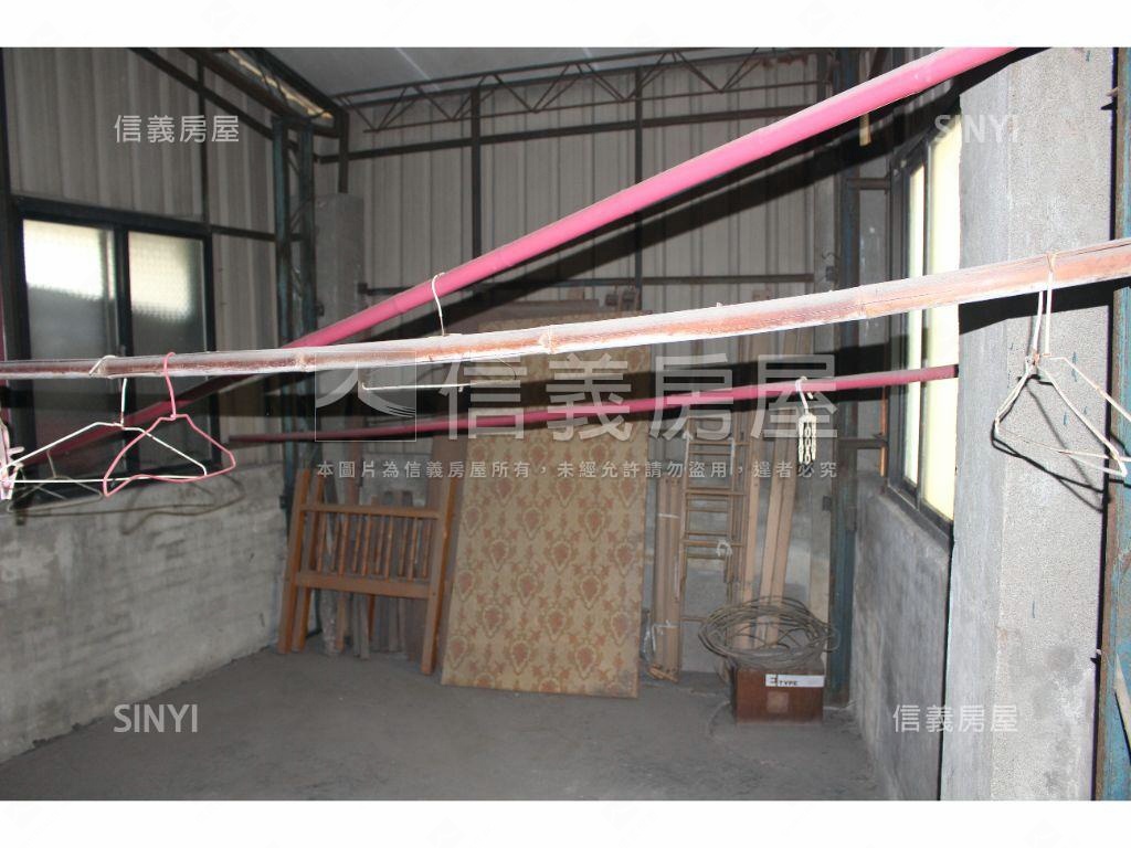 大連西路邊間透天房屋室內格局與周邊環境