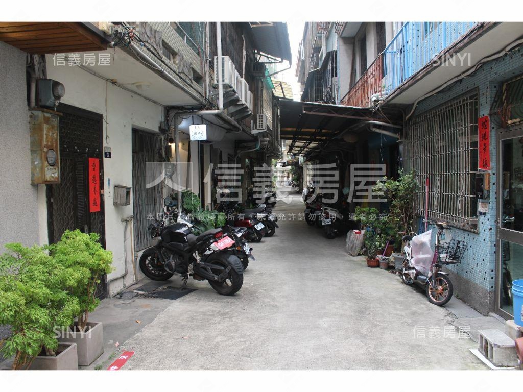 大連西路邊間透天房屋室內格局與周邊環境