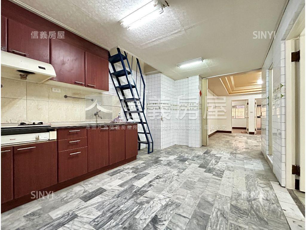 前金捷運站三面採光美寓房屋室內格局與周邊環境