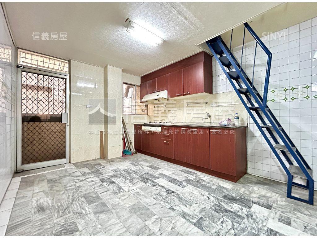 前金捷運站三面採光美寓房屋室內格局與周邊環境